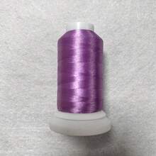 Sanbest 1卷120D/2涤纶绣花线 - 39种鲜艳颜色可选，1000米/卷，适用于Brother、Babylock、Janome、Singer、Pfaff、Bernina、Brother等缝纫机品牌 - 彩色 - 查看 26