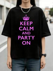 Mantén la Calma y Sigue Festejando Camiseta Rosa - Diseño con Frase Minimalista en Neón - Negro - Ver 6