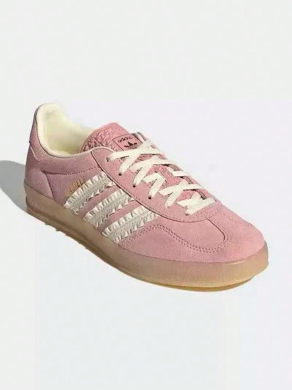 Adidas originals GAZELLE INDOOR粉紅白蕾絲低筒復古德訓T頭鞋女子板鞋 - 粉紅白色 - 查看 1