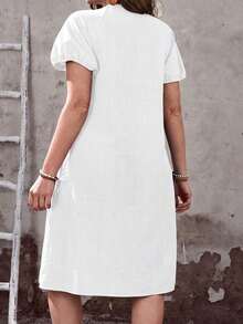 Vestido casual de mujer talla grande de unicolor, cuello redondo, manga corta, abotonado y con bolsillo - Blanco - Ver 2