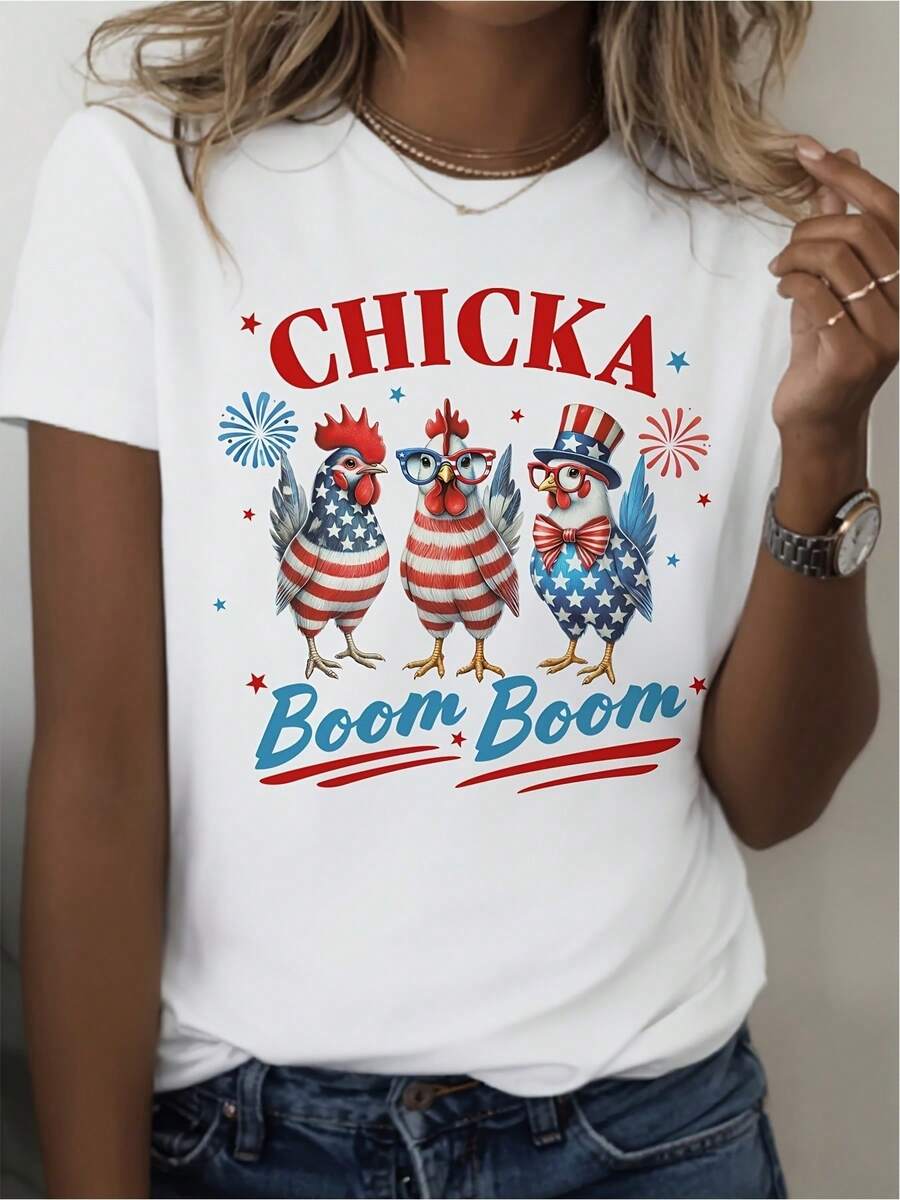 Women's Patriotic T-Shirt With CHIA BOOM Print, Soft And Stretchy, Short Sleeve And Round Neck, With Cartoon Rooster And Fireworks Design, Machine Washable, Suitable For Summer And US Independence Day Celebrations, Modern Urban Style. - 白色 - 查看 1