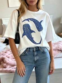 Camiseta estampada para mujer, 1 pieza, informal, con estampado de tiburón ballena azul, cuello redondo, manga corta, camiseta cómoda para el verano, ropa de mujer, playera para verano. - Blanco - Ver 12