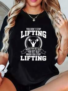 Talla Grande - Camiseta de Mujer - Camiseta con la Frase "No Dejas de Levantar Pesas Cuando Te Haces Mayor" - Negra con Letras Blancas - Tejido Transpirable para Levantamiento de Pesas - Camiseta Lavable a Máquina - Ropa de Levantamiento de Pesas para Mujer, Estilo Casual, Duradera, Diseño con Estampado Geométrico, Ajuste Cómodo, Equipamiento para Levantamiento de Pesas, Camiseta de Cuello Redondo, Material Ligero, Camisa, para Mujer - Negro - Ver 1
