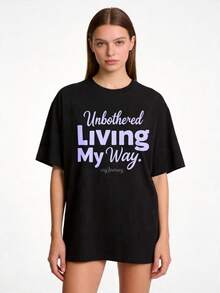 Estilo casual urbano premium, de una sola pieza, de corte holgado, unisex, camiseta 100% elegante con cuello redondo, ajuste suelto, camiseta básica, estampado " of Carefree Living", adecuada para uso en casa y conjuntos de pareja, perfecta para el uso diario en primavera y verano, un regalo ideal para amigos y familiares, ecológica. - Negro - Ver 1