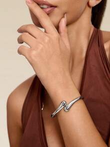 Altistry 3pcs/Set Fashionable Punk Old Money Style Minimalist Gold Geometric Smooth Asymmetrical Teardrop Metal Bangle Bracelet Set, Suitable For Women, Thick Heavy-Duty Smooth Metal & Zinc Alloy Material - Silver - View 7