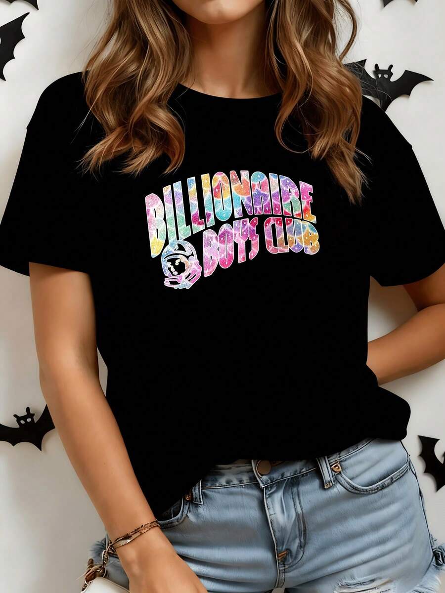 Vibrant Colors With Bright Lettering Evoke Positive Energy And Youth, While A Space Helmet Symbolizes Adventure And Curiosity. This Modern, Comfortable, Casual Women's T-Shirt Is Perfect For Everyday Wear. - 黑色 - 查看 1