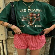 Heartfelt Daily Casual Graphic T-Shirt 100% Cotton Oversized Soft Breathable Casual Crewneck Short Sleeve Top Vintage Aesthetic Red Checkered Shorts Street Style Fashion Lovers Casual Wearers Daily Outfit Enthusiasts Gift Givers - Verde - Ver 2