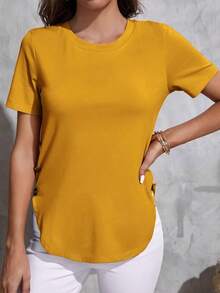 Camiseta con diseño de botón bajo curvo - Mostaza Amarilla - Ver 3