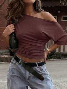 Camiseta casual de mujer Vaiaye con cuello redondo y estilo Y2K holgado, top ajustado minimalista de un solo hombro de unicolor, camiseta de manga corta para primavera/verano, adecuada para el Día de San Valentín - Marrón - Ver 3