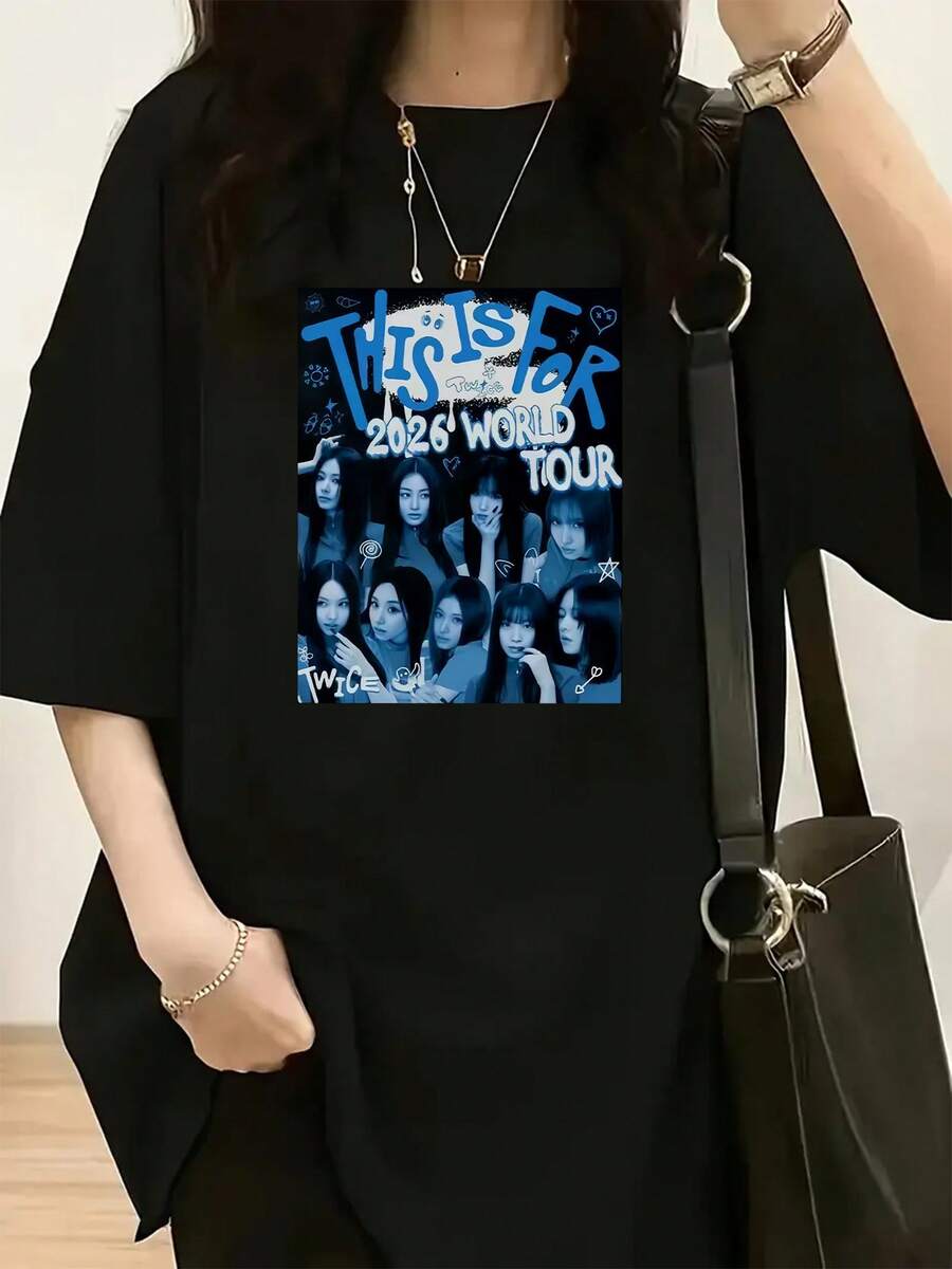Camiseta gráfica temática del World Tour de TWICE 'THIS IS FOR 2026 WORLD TOUR' - Top de moda casual de manga corta y cuello redondo para mujer, suave, corte holgado, esencial de moda - Negro - Ver 1