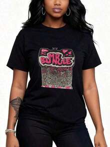 Women's Summer Clothes: Stylish Short-Sleeve Blouse With 'BUNGLE' Graffiti Print And Vibrant Abstract Patterns In Pink And Black, Comfortable And Soft Fabric, Fun Design, Perfect As A Gift For Her. Women's Summer Clothes: Stylish Short-Sleeve Blouse, Loose Fit, Comfortable And Breathable For Everyday Wear. Breathable And Comfortable. - 黑色 1 - 查看 3