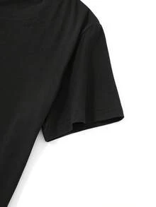 Women's T-Shirt: This Women's T-Shirt Is Made Of Black Fabric, Features A White Heart Pattern On The Chest, And The Word "Nana" Printed Inside. It Has A Crew Neck Design, Combining Fashion And Versatility, Making It An Ideal Gift For Loved Ones. It Features An Urban-Style Cartoon Print And Is Made Of Breathable Fabric. Women's T-Shirts. - 黑色 - 查看 5