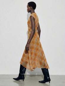 MAIJA Sleeveless V-Neck Ruffled Midi Dress With Bohemian Print - Orange - View 4