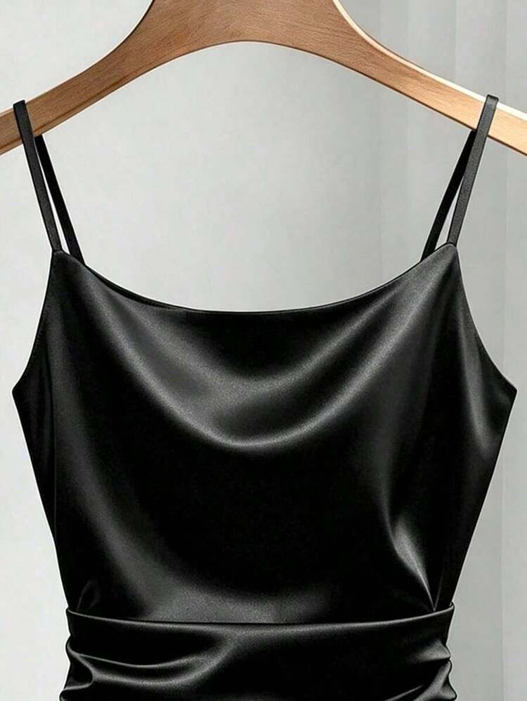 Camiseta de tirantes finos de satén brillante con pliegues, ajuste ceñido, ideal para usar sola o en capas en verano.Camiseta sin mangas perfecta para el uso diario, citas nocturnas y atuendos de vacaciones.Ideal para looks casuales de verano y - Negro - Añade 6