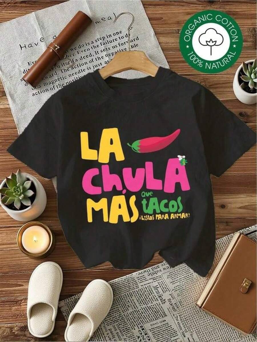 1 Pieza Camiseta 180g 100% Algodón Unisex Holgada. 1 Pieza Camiseta 180g 100% Algodón Unisex Holgada. Camiseta única La Chula que Más Tacos listos para amar diseño colorido y divertido 100% algodón orgánico estilo Y2K ideal para los amantes de la cultura mexicana y la moda fresca perfecta para cualquier ocasión ¡no te quedes sin la tuya! Cómoda y versátil para escuela, trabajo, salidas y eventos casuales Cómoda y versátil para escuela, trabajo, salidas y eventos casuales - Negro - Ver 1