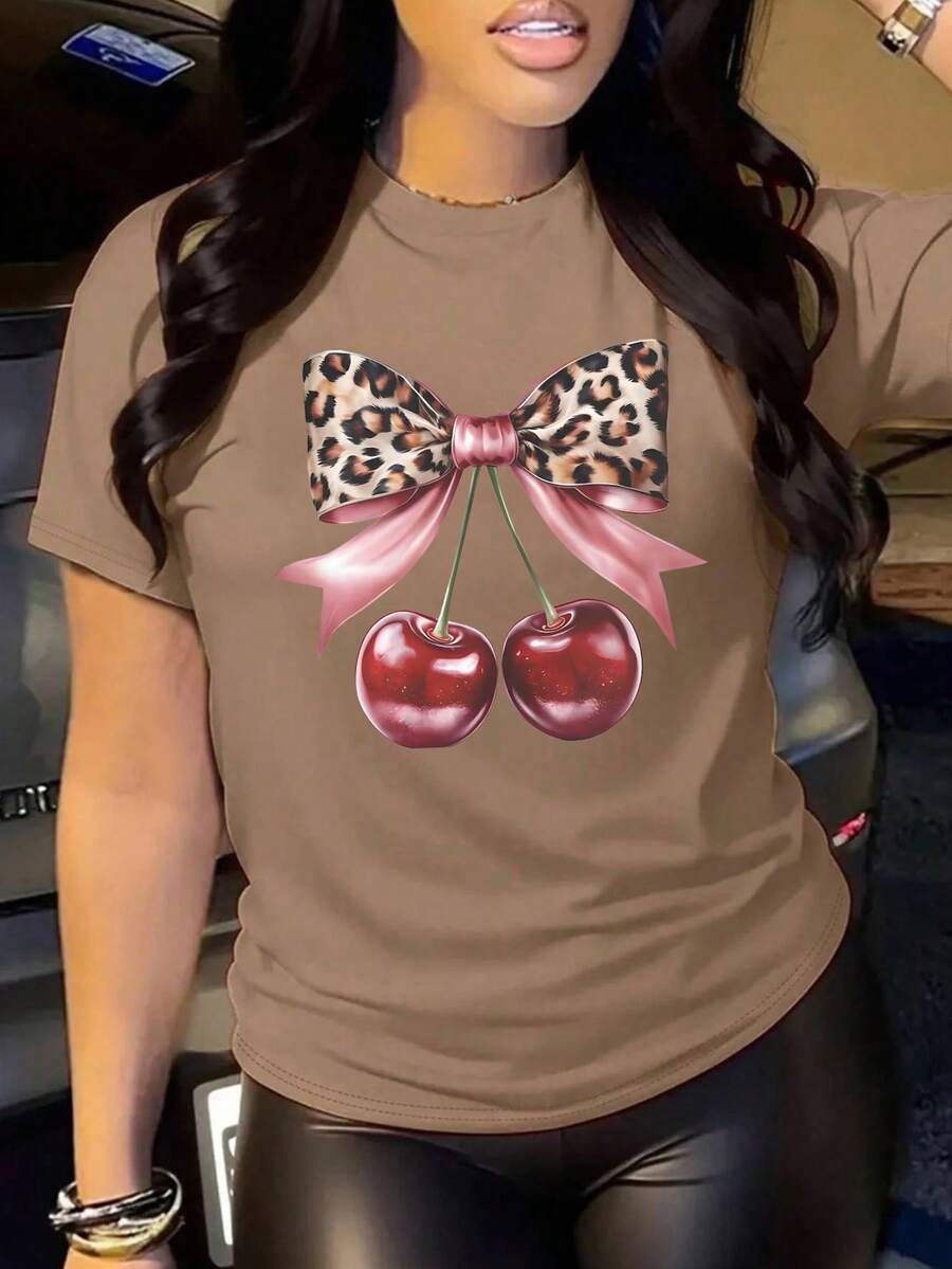 Women's Oversized Brown Summer 2026 T-Shirt With Leopard Print Bow And Red Cherries, Animal Print Bow And Cherry Design, Flirty Style To Pair With Leggings Or Skinny Jeans - YH559-棕色 - 查看 1