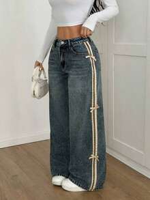 PETITE Jeans de pierna ancha de cintura baja con bloque de color lavado, decoración de lazo para mujer, jeans de mezclilla de lavado oscuro de estilo vintage para fiestas de Año Nuevo y streetwear de invierno - Azul lavado oscuro - Ver 3
