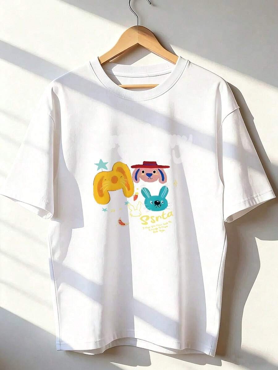 T-Shirt With Three Rabbit Faces And The Text "Strawberry," A  Short-Sleeved T-Shirt For Spring And Summer 2026, Made In Mexico, 180 Grams. Cartoon Print, Couple Design, Suitable For Indoor Or Outdoor Wear. Crew Neck, Unisex, Ideal For The Office And Leisure. One-Pack. - WH-P631577SLNDXZGY638 - 查看 1