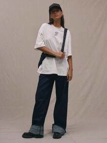 Oversized Crew Neck T-Shirt With Logo, Casual, For Vacation, Daily Wear, Airport, Back To School, Stylish, Spring, Summer, Holidays - 布蘭克 - 查看 4