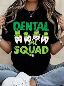 Nueva camiseta de moda para mujer con cuello redondo, diseño de equipo dental, estampado de diente blanco, sombrero de leprechaun y herramientas dentales para la celebración del Día de San Patricio. Diseño versátil, para el verano. - Negro - Ver 1