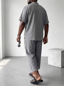 加大码男士灰色亚麻立领短袖套装，亚麻亨利衫和直筒七分短裤 - 灰色 - 查看 3