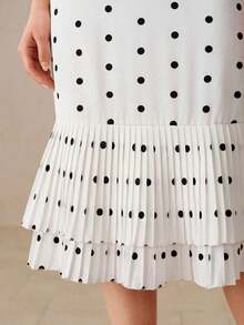 Vestido casual sin mangas con cuello redondo, cintura ceñida y dobladillo con volantes de doble capa con estampado de lunares para mujeres - Blanco y Negro - Ver 5
