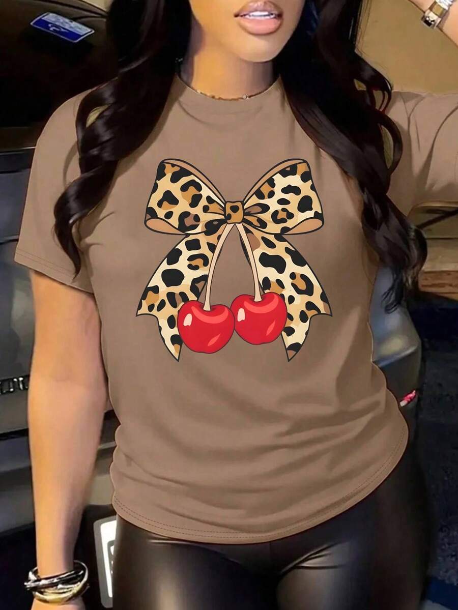 Women's Oversized Brown Summer 2026 T-Shirt With Leopard Print Bow And Red Cherries, Animal Print Bow And Cherry Design, Flirty Style To Pair With Leggings Or Skinny Jeans - YH557-棕色 - 查看 1