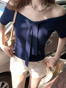 女士露肩系带针织衫，韩式简约风短袖针织上衣，适合夏季穿着，蝴蝶结腰身修身显瘦刺绣露肩性感上衣 - 藏青色 - 查看 2