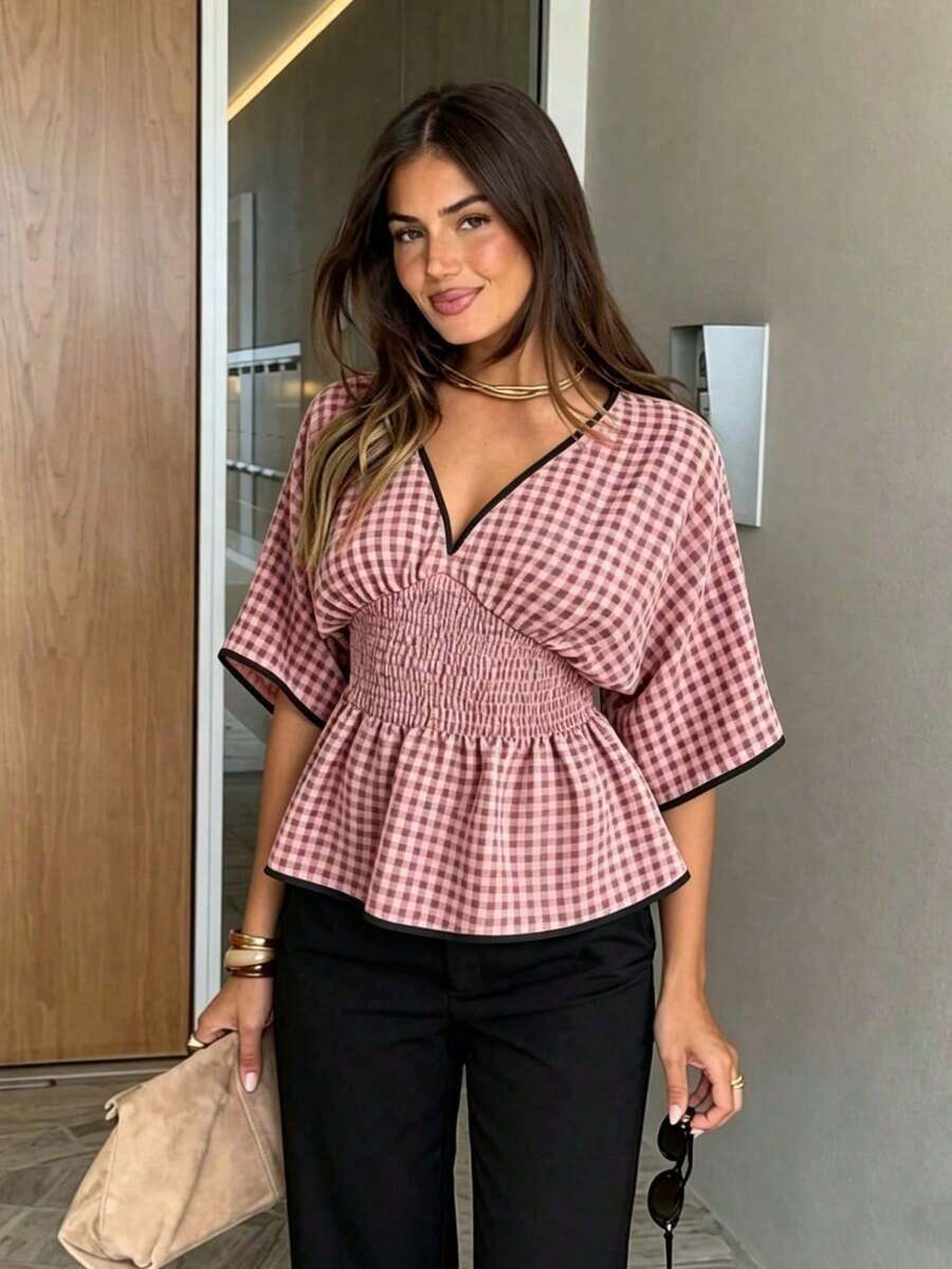 Blusa casual de mujer con cuello en V profundo, ribete de contraste, cintura fruncida, manga corta, adecuada para vacaciones y playa - Rosa - Ver 1