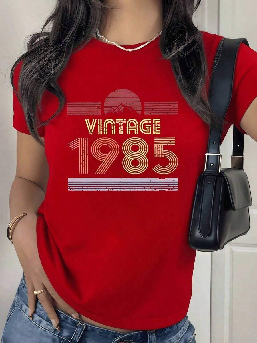 100% Cotton. Sunset Mountain With Colorful Lines Evoking 1985 And The Retro Spirit Of The Rising Sun Over Nature. Women's T-Shirt, 100% Soft And Comfortable Cotton. Women's Simple Solid Color T-Shirt, Loose And Slim Fit Casual Short Sleeve - 紅色的 - 查看 1