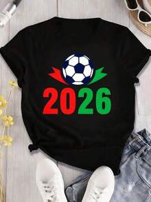 Balón de fútbol junto a los colores rojo y verde simbolizando la pasión por la Copa Mundial 2026 camiseta de mujer cómoda y moderna para celebrar el espíritu deportivo internacional - Negro - Ver 6
