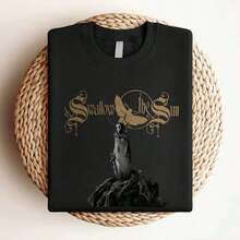Camiseta de mujer oversize de manga corta con estampado "Swallow The Sun Inside The Night", 100% algodón. - Negro - Ver 3