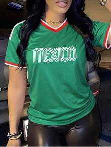 Playera Oversize "México Retro" para Mujer - Camiseta Verde V-cuello Estilo Jersey con Letras Blancas - Verde - Ver 2