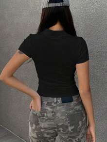 Camiseta casual de manga corta de ajuste ceñido y cuello de mujer, color liso, color negro - Negro - Ver 4