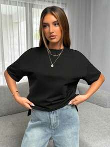Camiseta básica para mujeres con diseño sencillo de corta por delante y larga por detrás - Multicolor - Ver 3