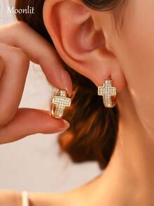 1 Pair Classic Zirconia Inlaid Cross Earrings, Exuding European And American Luxury Charm, Inlaid With High Luster Zirconia, Minimalist And Fashionable Design Suitable For Any Occasion, Exquisite And Compact Clip-On Design Convenient For Commuting And Daily Wear. - Cross - View 4
