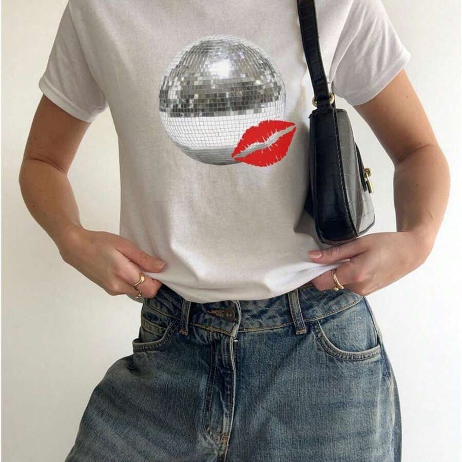 C1AmiS1eta de bebé Kiss and Disco, C1AmiS1eta de mujer de los 90, atuendo de concierto, ropa Y2K, tops geniales para ella, atuendo de fiesta retro con Camiseta 100% Algodón Unisex - Playera Casual Premium de Corte Cómodo - Blanco - Ver 1