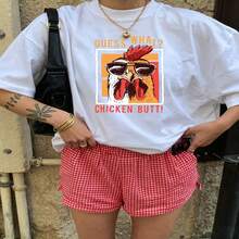 Cute Daily Casual Graphic T-Shirt 100% Cotton Oversized Soft Breathable Casual Crewneck Short Sleeve Top Red Checkered Shorts Street Style Fashion Lovers Casual Wearers Daily Outfit Enthusiasts Gift Givers - Blanco - Ver 2