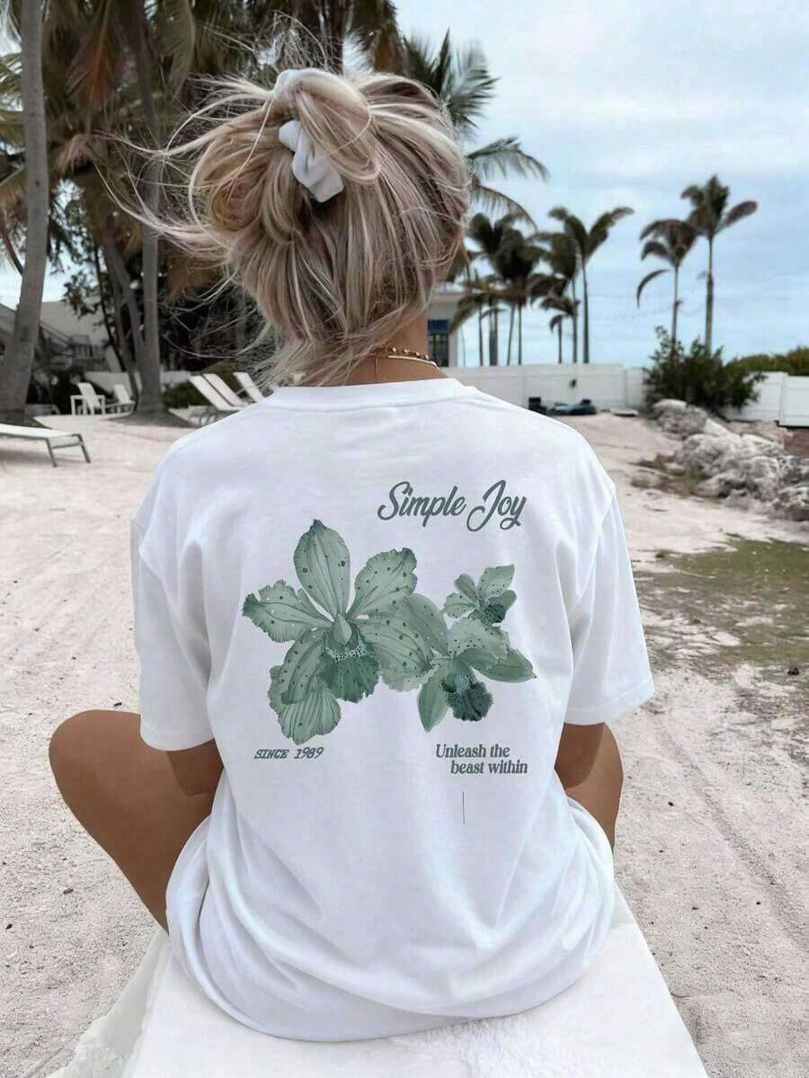 This Short-Sleeve Crew Neck T-Shirt With A Colorful Letter And Floral Print Is A Fashionable And Versatile Choice For Women In Summer. The Graphic Tee Comes In White And Pink, Perfect For Vacation Wear. 100% Cotton - 白色 3 - 查看 1