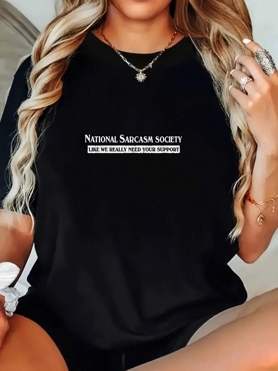 Camiseta Deportiva Casual para Mujer - Camiseta Negra de la Sociedad Nacional Sarcástica con Diseño Elegante, Elástica y de Cuello Redondo, Lavable aáquina, Ajuste Cómodo para Todas las Estaciones, para Llevar con Joyas Doradas y Estilo Chic. - Negro - Ver 1