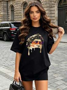 Camiseta de manga corta con cuello redondo suave y casual para mujer, el estampado gráfico de la estatua de David es perfecto para ropa casual de primavera y verano. Blanca. - Negro - Ver 3