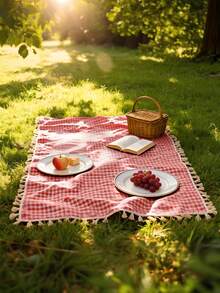 1 pieza Encantadora manta rectangular de cuadros rojos y blancos para picnic - Ideal para el Día de San Valentín, celebraciones de Pascua, mantel de rayón tejido con flecos, perfecto para acampar en invierno, salidas a la playa, telón de fondo para fotografía y accesorio para picnic - Rojo - Ver 7