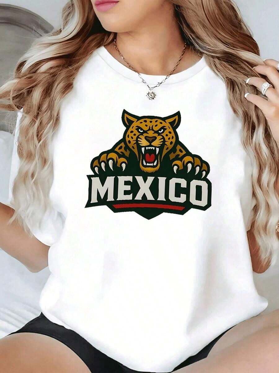 Jaguar feroz rugiendo con garras extendidas símbolo de fuerza mexicana sobre fondo oscuro representando energía salvaje y orgullo nacional camiseta de mujer casual moderna cómoda para uso diario - Blanco - Ver 1