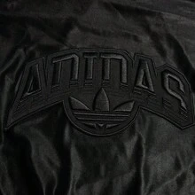 Adidas 女士休闲V领梭织背心，简约百搭夏季穿搭 IT9761 - 黑色 - 查看 3