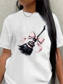 Short-Sleeved T-Shirt With A Witch's Broom Print, Perfect For Halloween Parties Or Casual Wear. Lightweight And Durable, With A Pink Bow Design, Ideal For Home, Restaurants, Or Festive Occasions. Women's Blouses > Clothing - 白色 - 查看 1