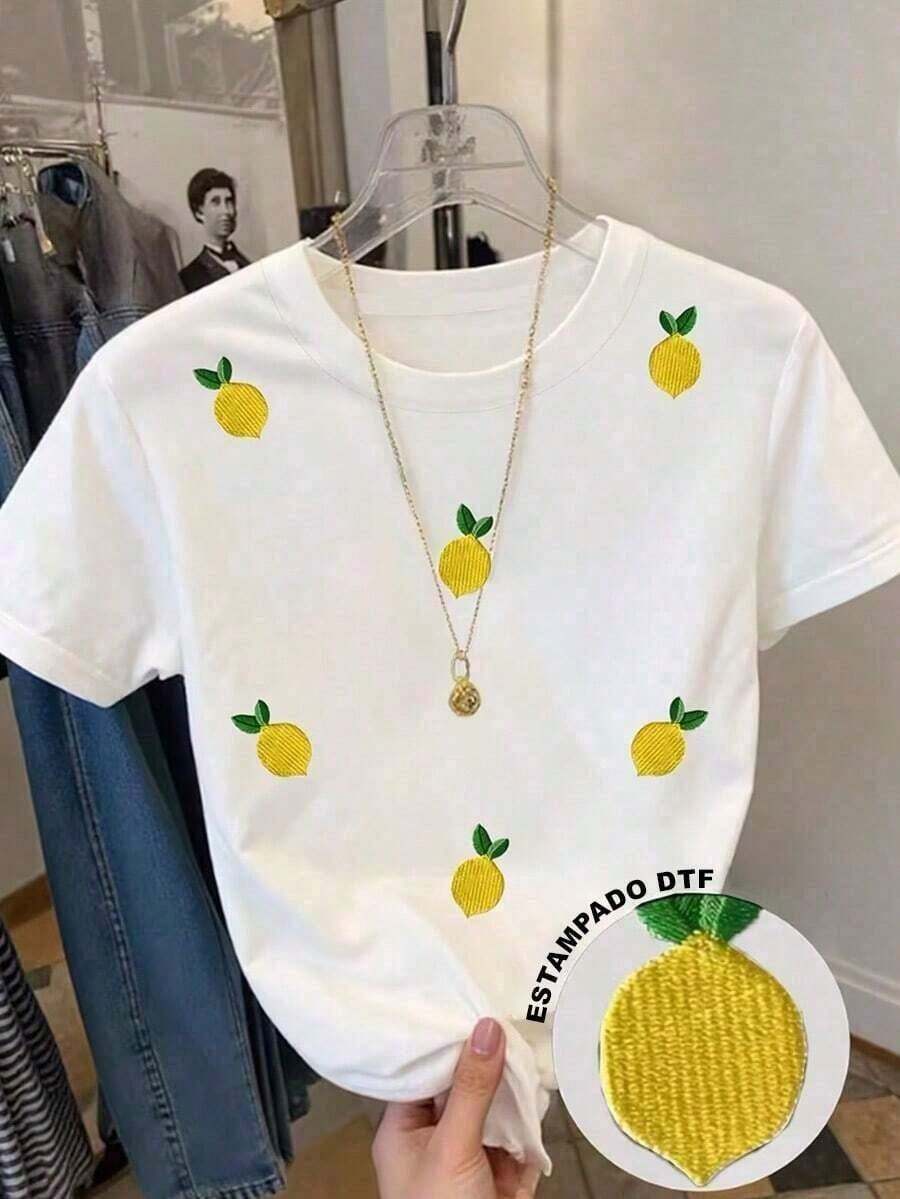 Esta camiseta tiene estampados de limas con un diseño de estilo bordado en las mangas, que en realidad se logra mediante un proceso de impresión. Con un diseño de temática frutal, presenta un estilo casual y moderno. Adopta un diseño clásico de cuello redondo y manga corta, con un corte holgado y llamativo lleno de encanto y estilo. Es perfecto para el uso diario y definitivamente es tu mejor elección. - Blanco - Ver 1