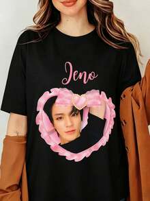 NCTS DREAM Jeno Lees Jeno T-Shirt, K-Pop Idol Ribbon Coquette Pink Heart Photo Portrait Concert Merchandise, NCTS Jeno Coquette Bow Bootleg Merch Shirt, Gift Ideas For NCTS Fans, Birthday Gift & Concert Merch, NCTS Tour 2024 - Black - View 1