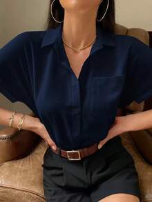 Blusa minimalista y de moda con estampado de cereza con bolsillo y abotonadura sencilla para uso laboral/ocio/trayectos, Camisa casual de manga corta con cuello regular y efecto murciélago en azul marino para mujer, apropiada para primavera/verano - Azul marino - Ver 6