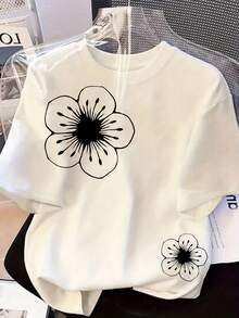 Women's Vintage T-Shirt With White Floral Print - A Short Sleeve Crew Neck T-Shirt With A Large White Floral Design, Casual And Loose Style - Unisex Cotton Short Sleeve Crew Neck T-Shirt In Urban Vintage Style. - 白色 - 查看 2