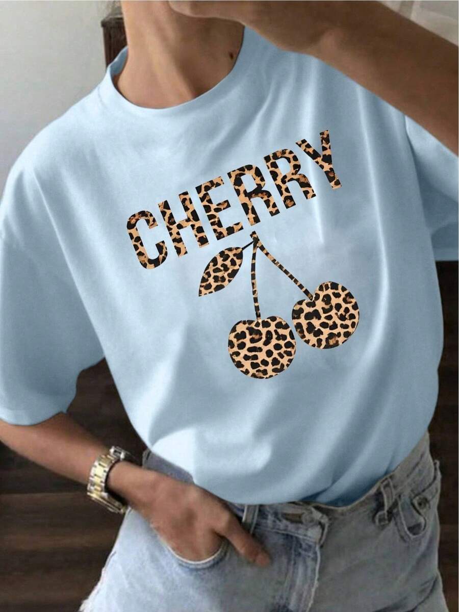 Camiseta de manga corta ajustada de verano para mujer YOCASA con cuello redondo y estampado de pintura al óleo, flores, corazones, cerezas y letras. Tela sencilla y casual, estilo deportivo, ideal para uso diario y citas de San Valentín. 1 pieza, 180g Pure Heavy, 95% poliéster 5% spandex - Azul - Ver 1